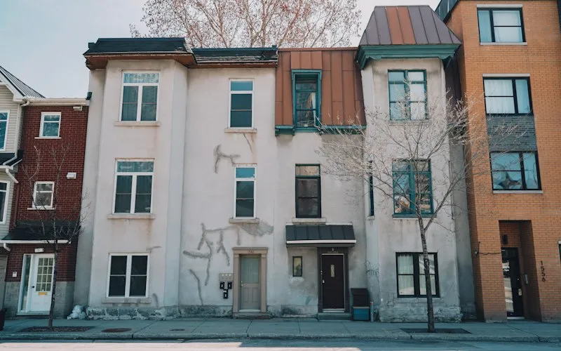 Row of attached homes (illustrative photo for Condo townhouses under $600K)